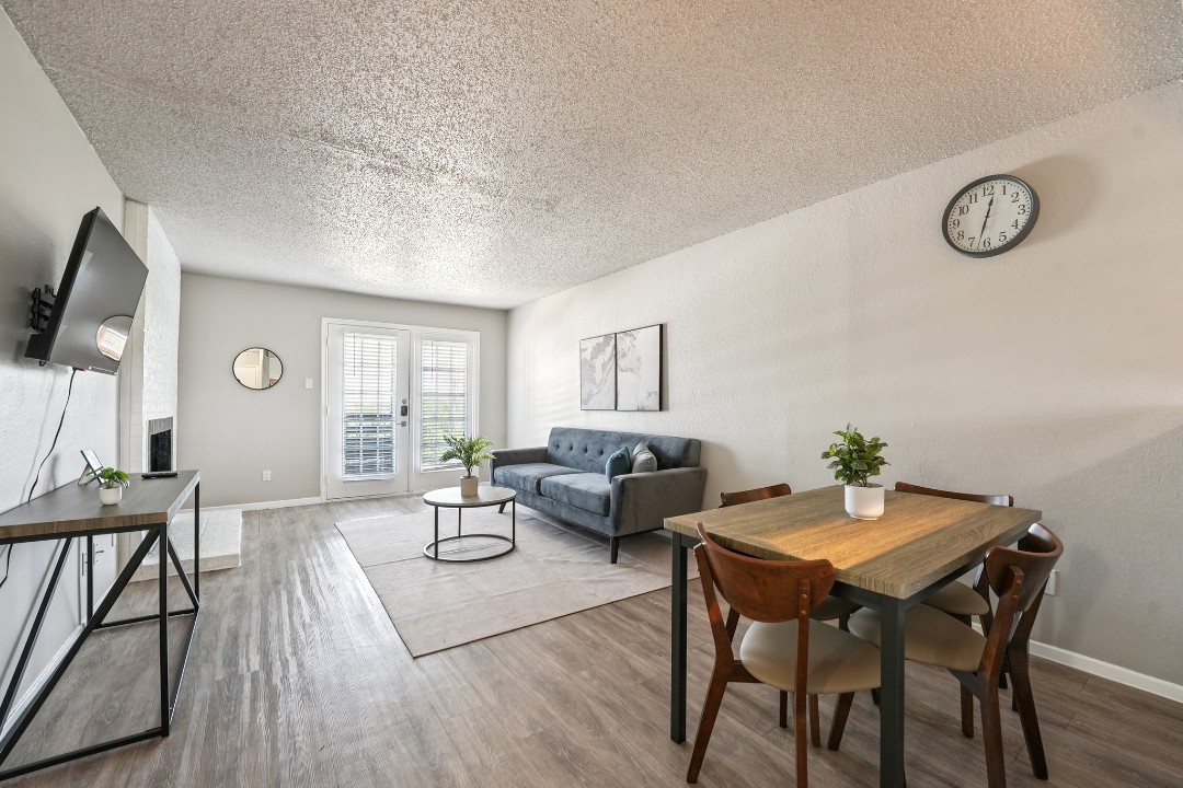 The Landry · Unit 306 2/2