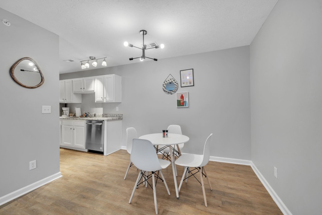 Stonecrest 717, · Unit 2/2
