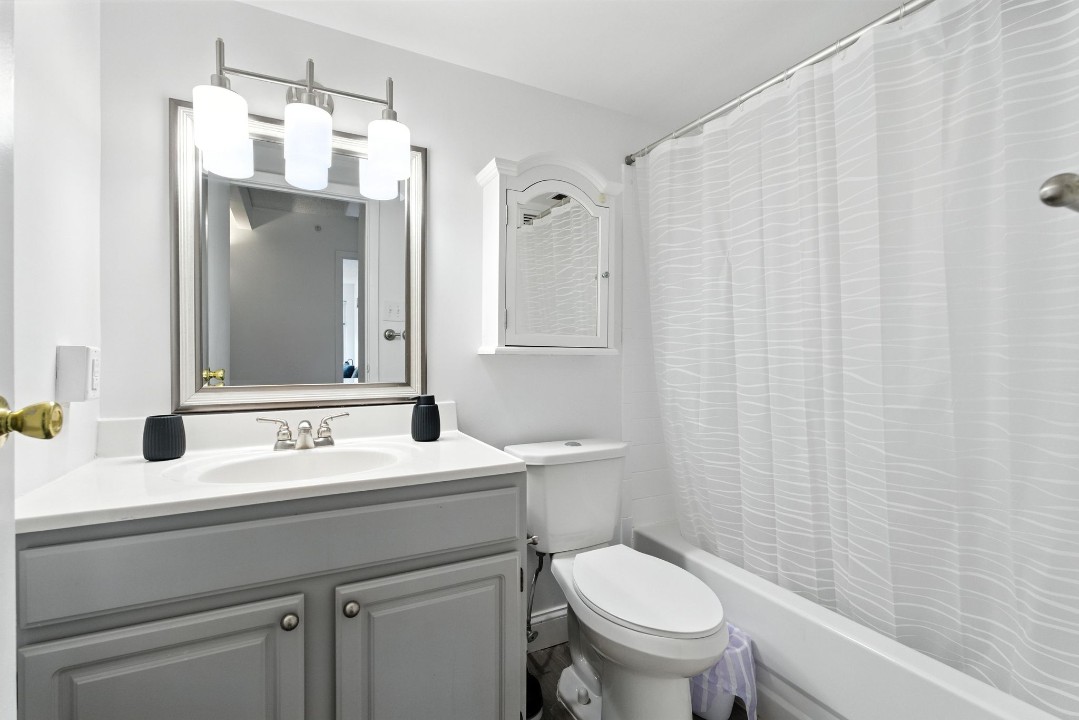 Legacy at Imperial Village · Unit 214 2/2