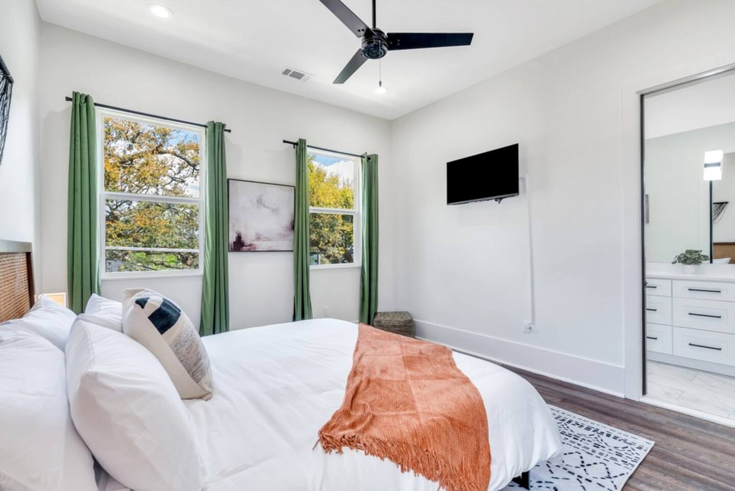 Fifth King-Sized Bedroom | Ensuite bathroom | Upstairs