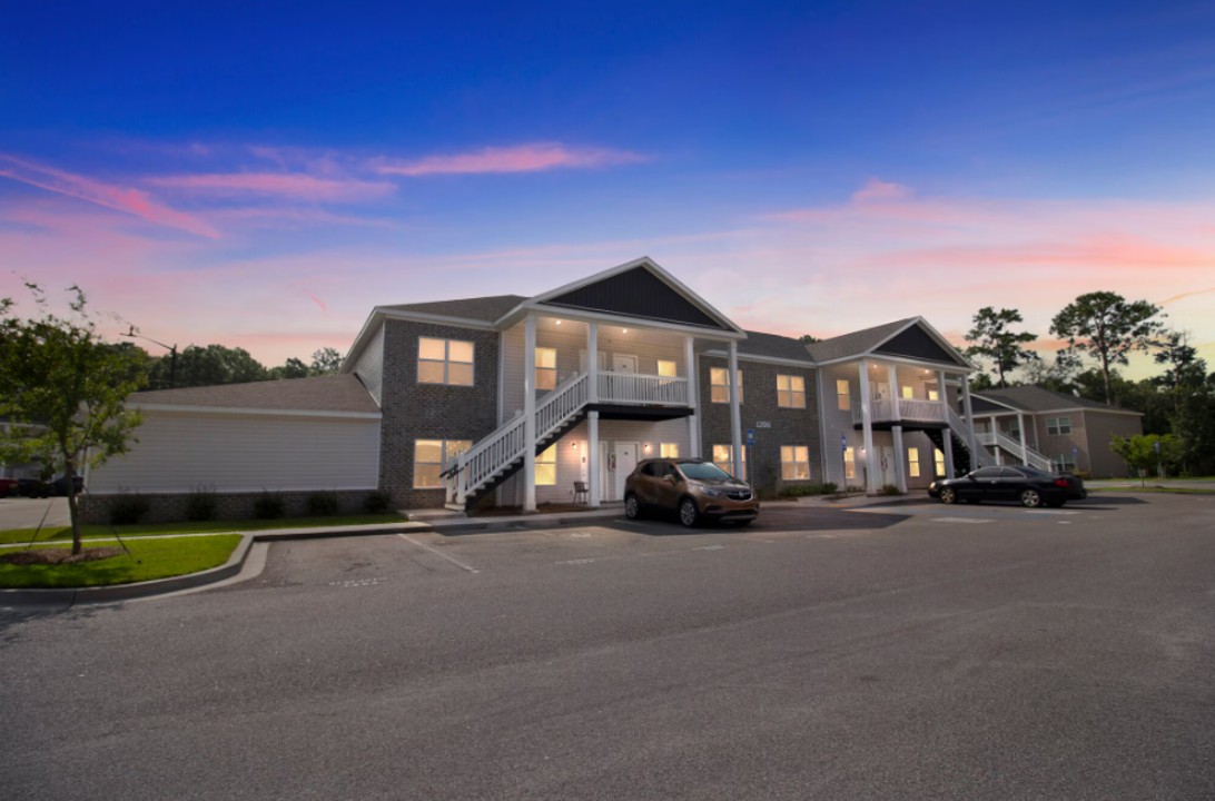 Hickory Grove · Unit 1105 2/2