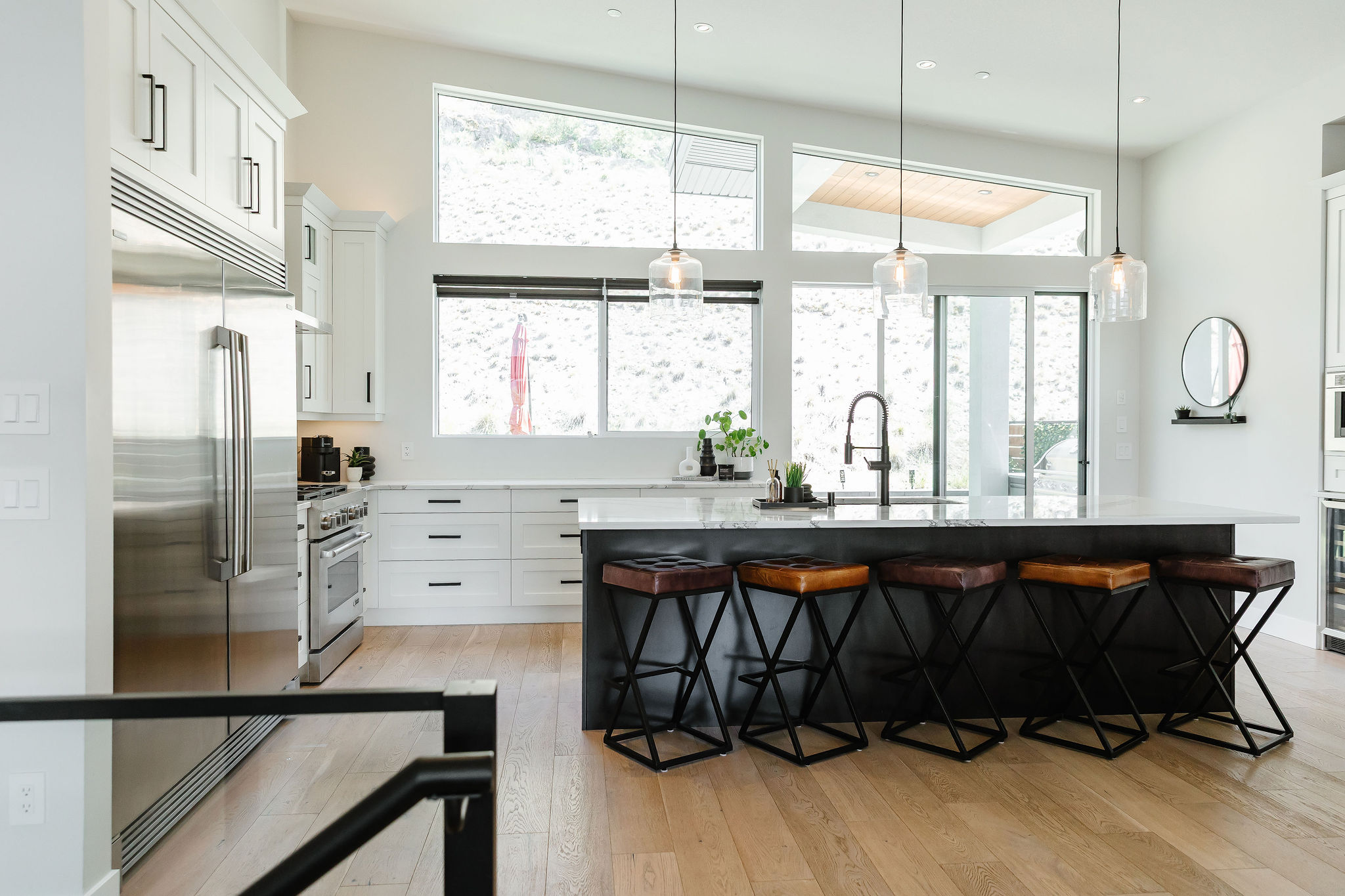 Luxury Lakeview Getaway | Hot Tub, Chef's Kitchen — Kelowna, BC — vacation rental
