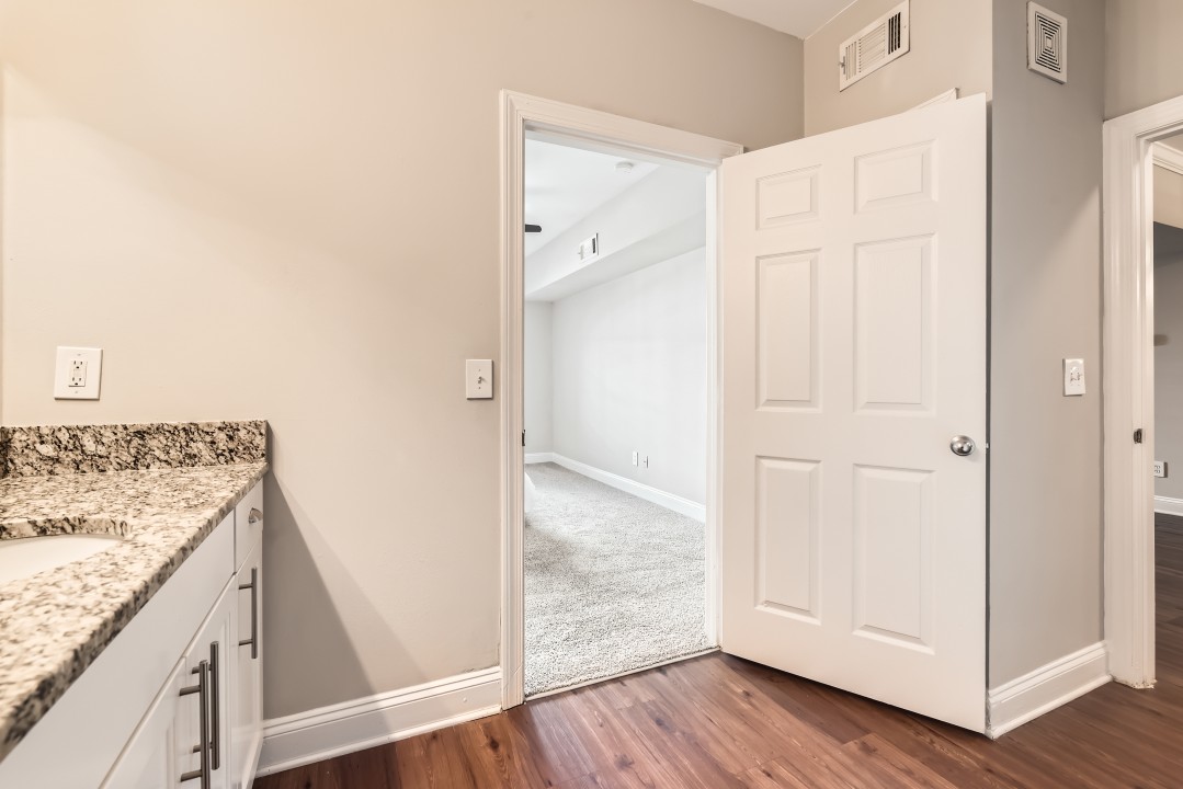 Crest at Midtown · Unit 1525 2/2