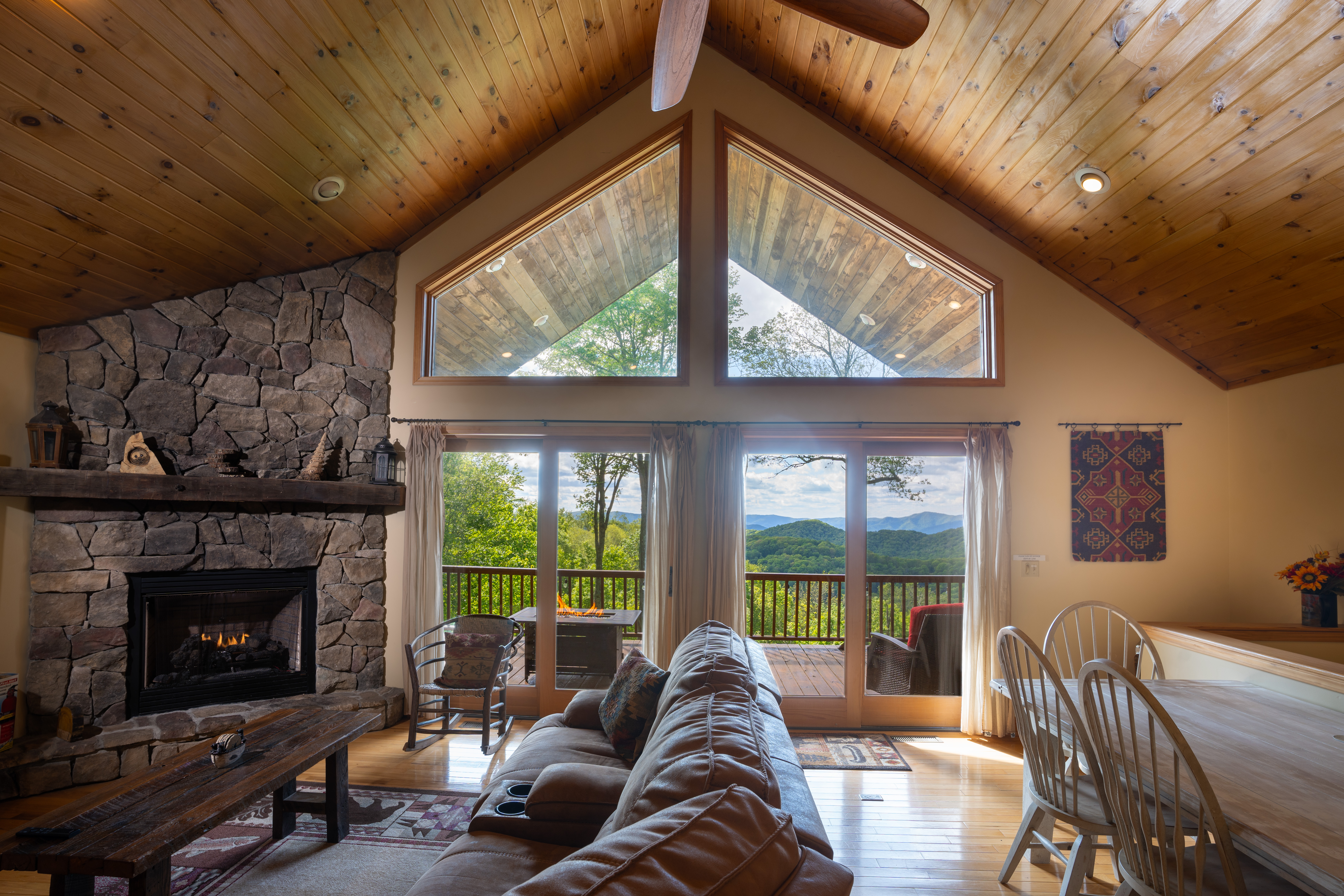 Get-Away Cabin  Hot Tub Sunset/Mtn Views,Asheville — Mars Hill, NC — vacation rental