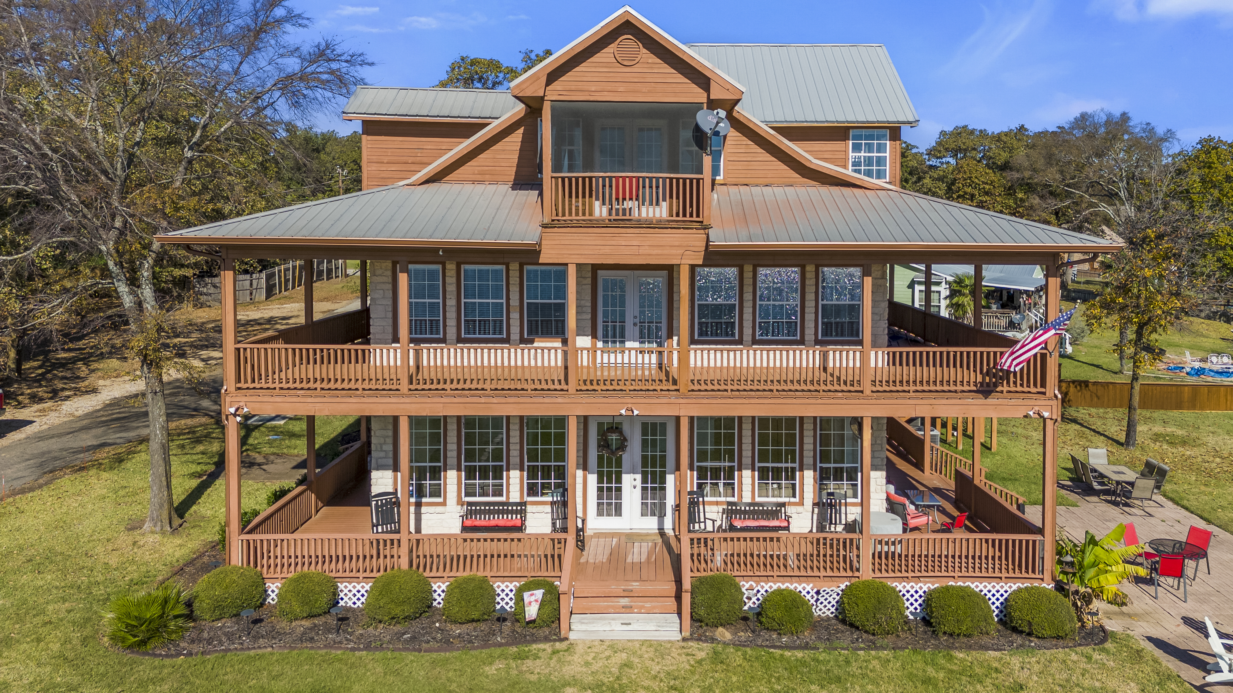 Fortner Pointe · Huge Home on Cedar Creek 