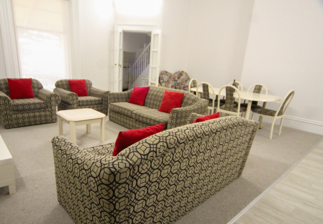 Features open-plan living and dining, a well-equipped kitchen, smart TV, split-system air conditioning, and a sleek, modern bathroom—designed for comfort and convenience.