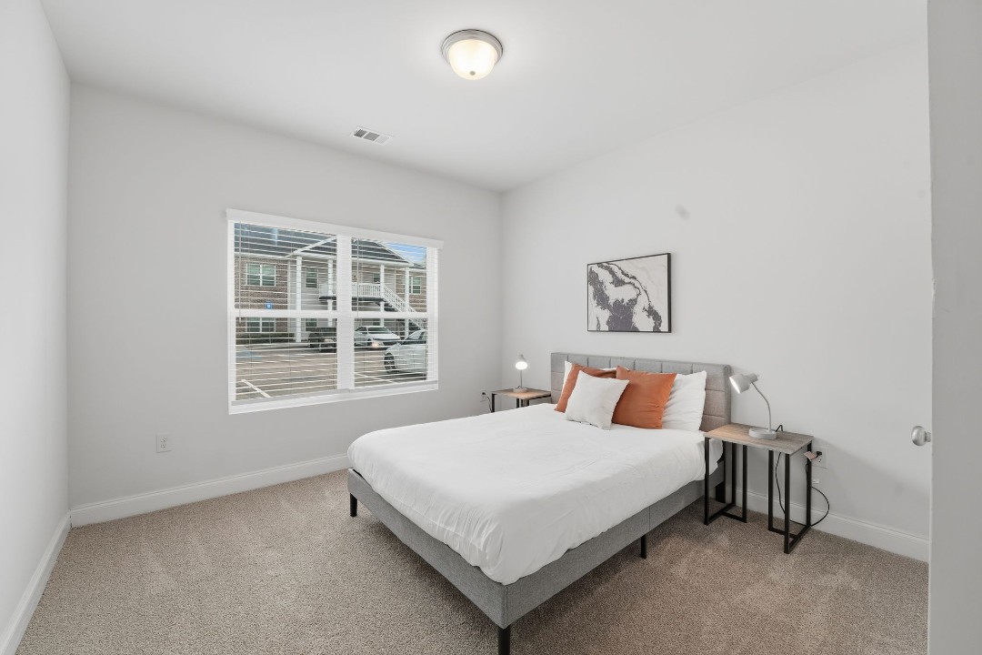 Hickory Grove · Unit 1105 2/2
