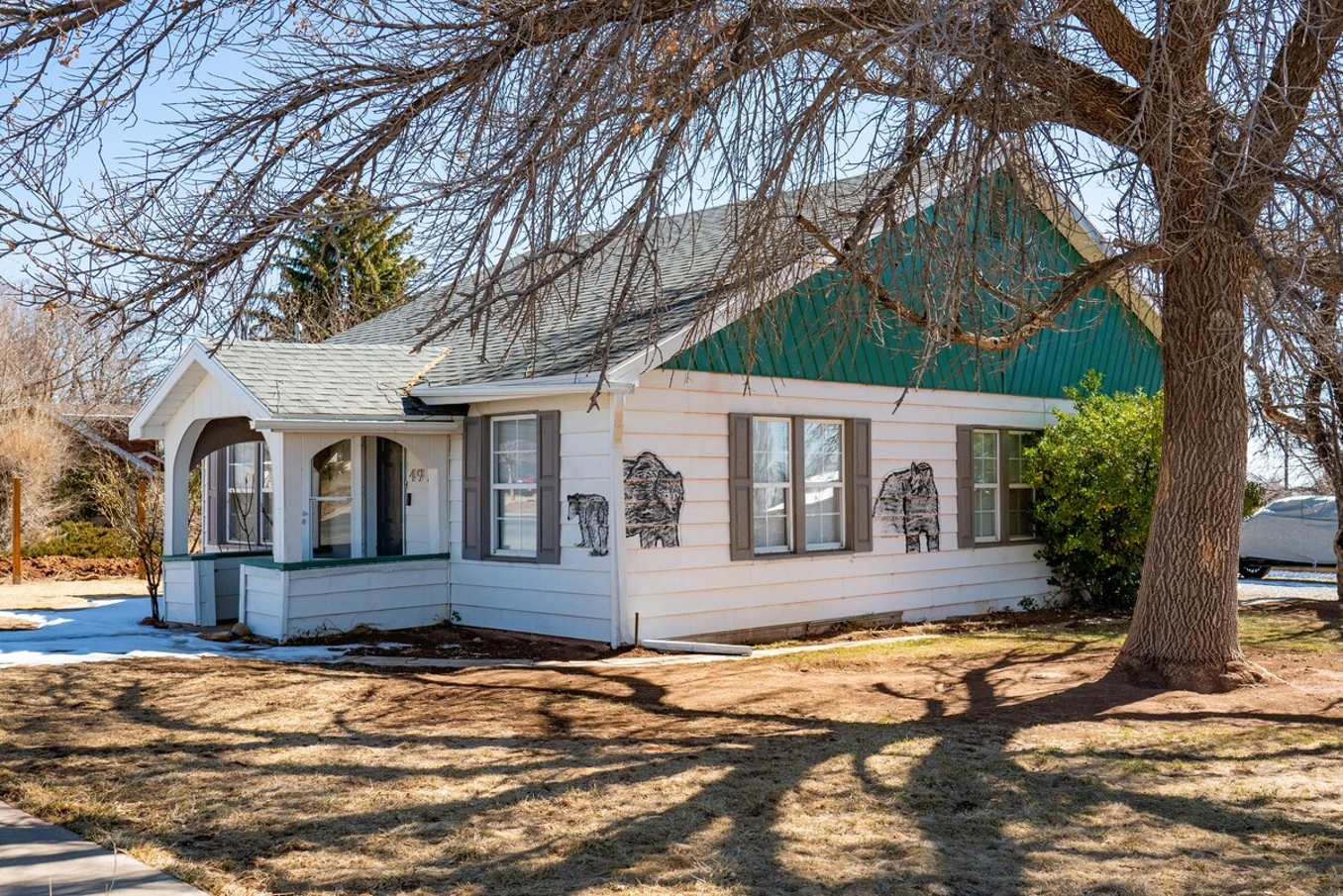 Colorful BIG Bear Home 5br 2ba-Epic Art! photo 3