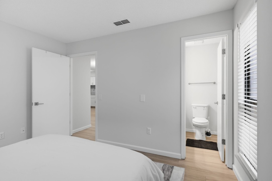 Taylor at 502 · Unit unit 2200-100 2/2