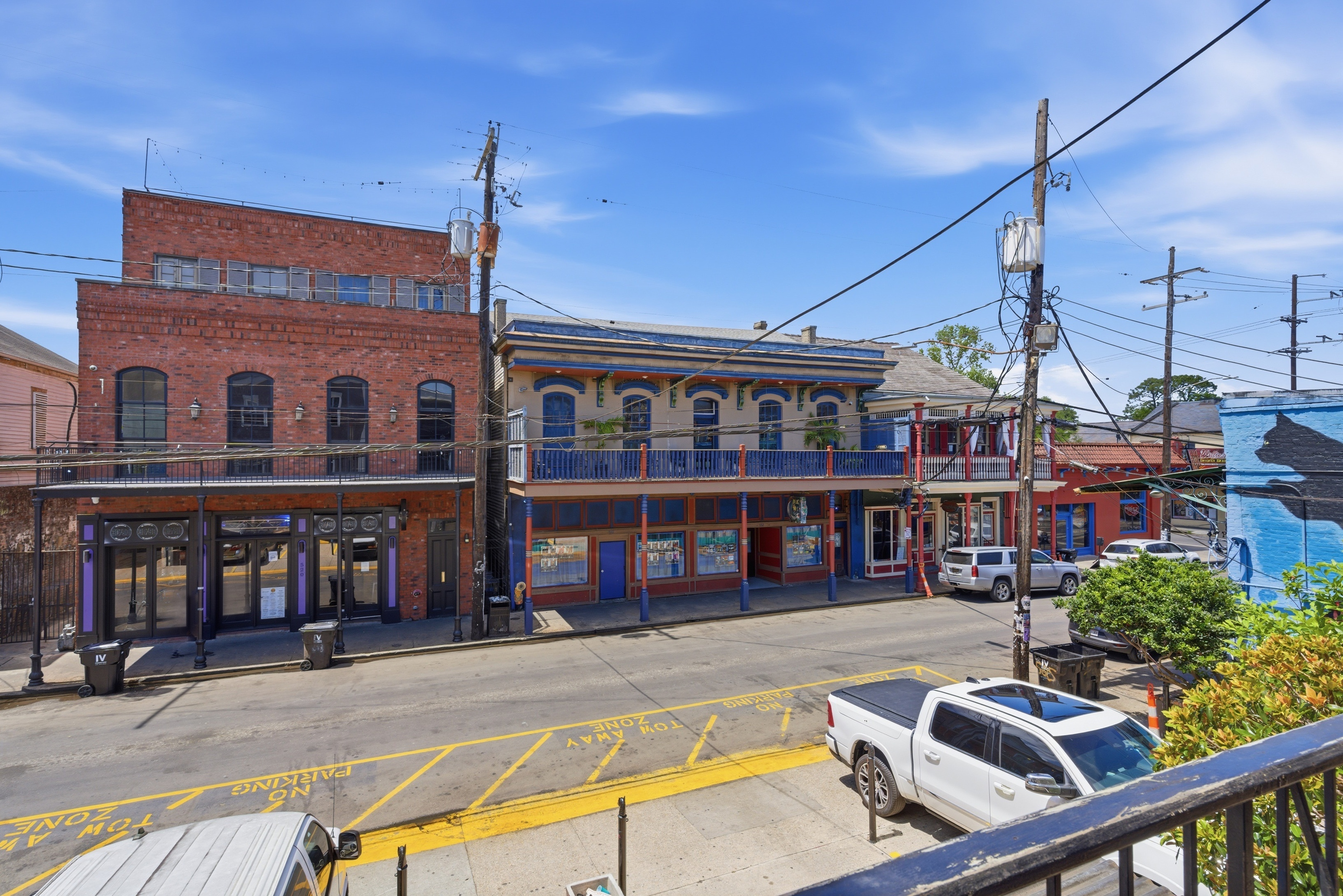 Convenient arrival with street level access