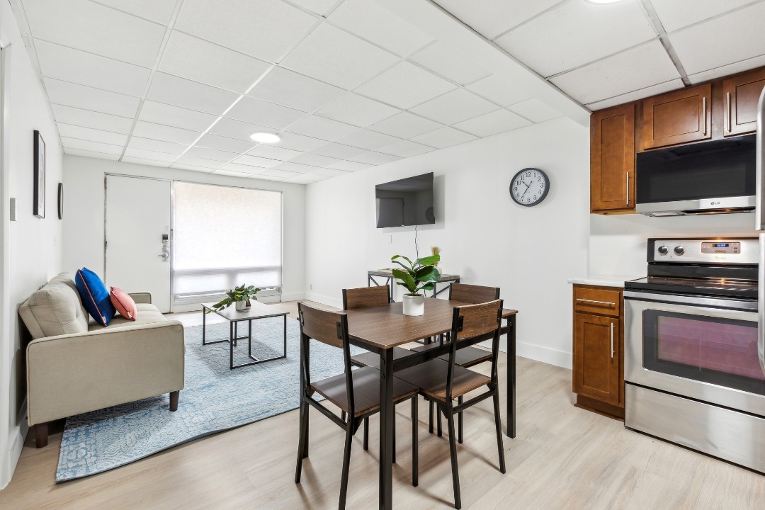 on East, 120 - · Unit 111  1/1