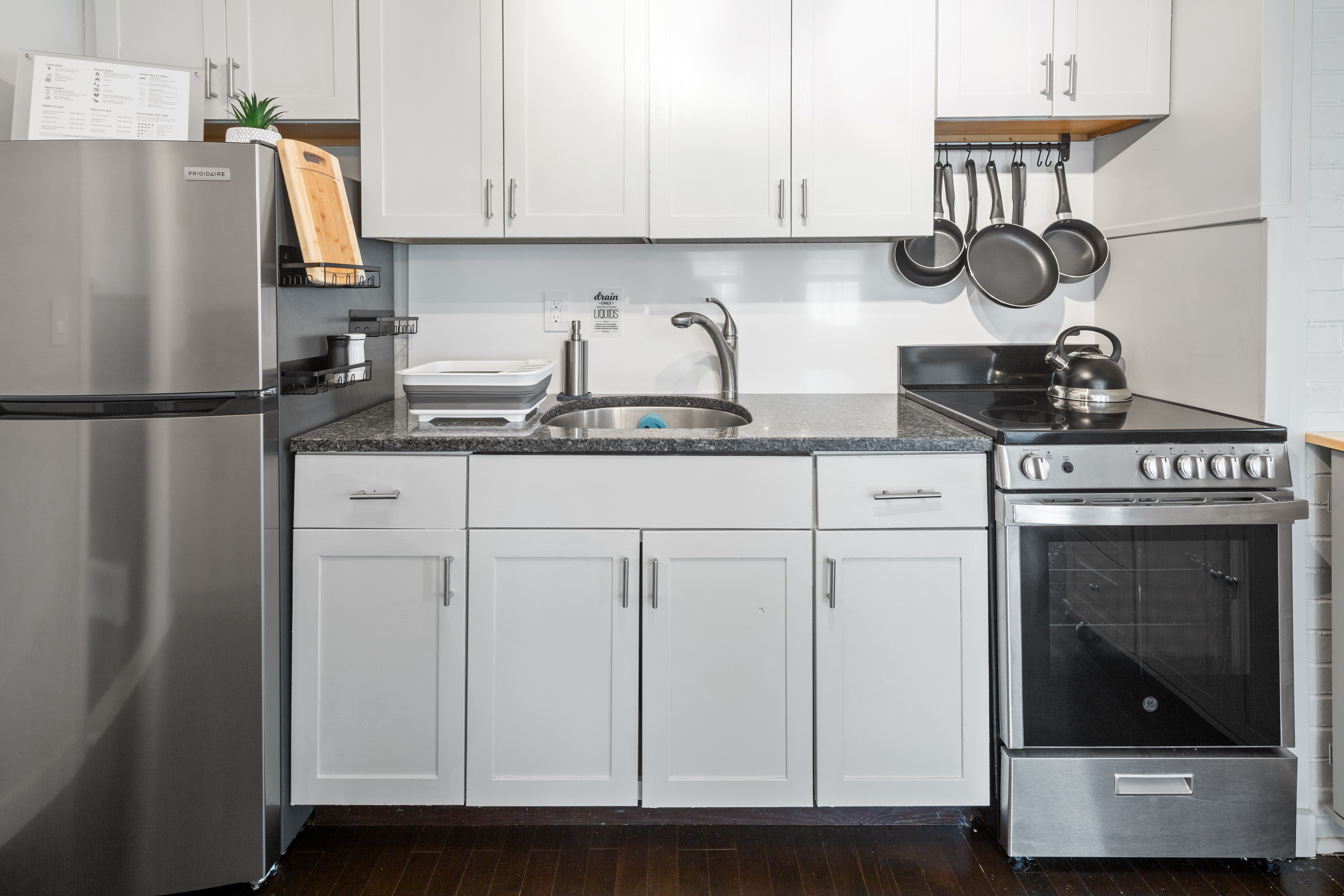 Cape Cod Beach Cottage - Unit A - Photo 15 of 34