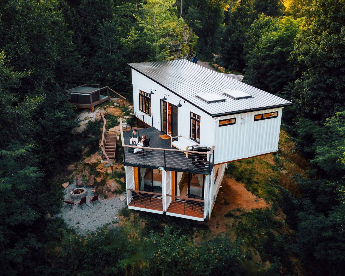 The Overlook Box Hop - Hocking Hills — Rockbridge, OH — vacation rental