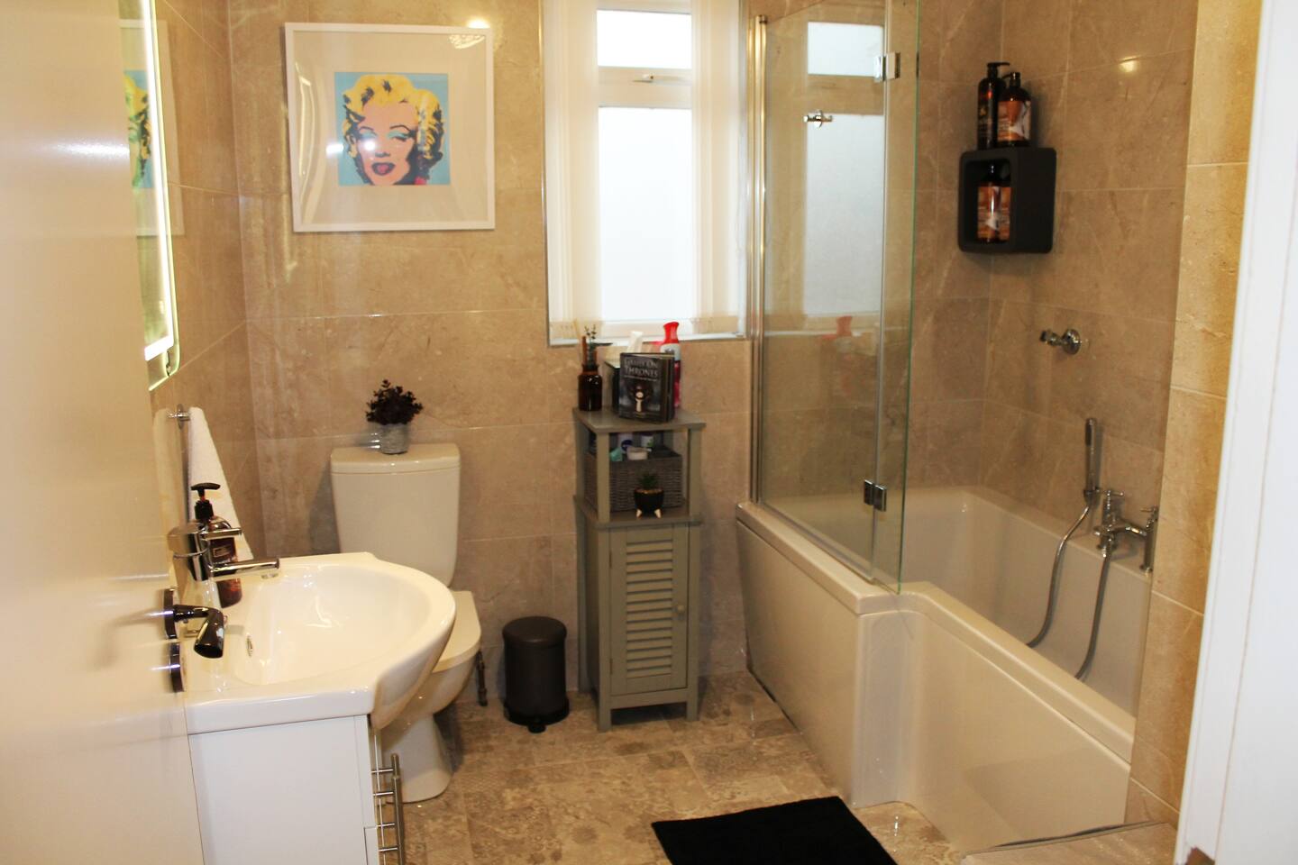 4 Bed Boutique House Lisburn Road photo 5