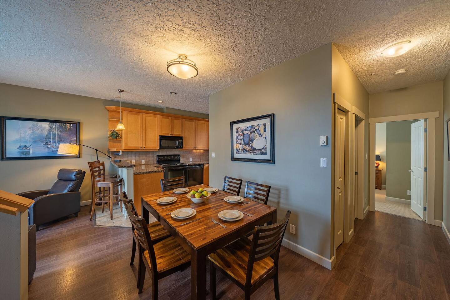Spacious 2 Bedroom Townhome in Sooke, BC — Sooke, British Columbia — vacation rental