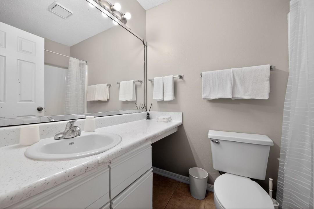 Avenue · Unit at Winter Springs 03-207 1/1