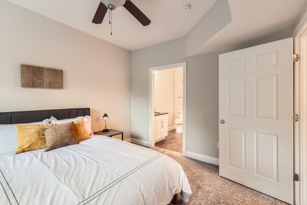 Crest at Midtown · Unit 4120 2/2