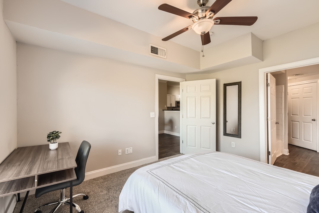 Crest at Midtown · Unit 1413 1/1