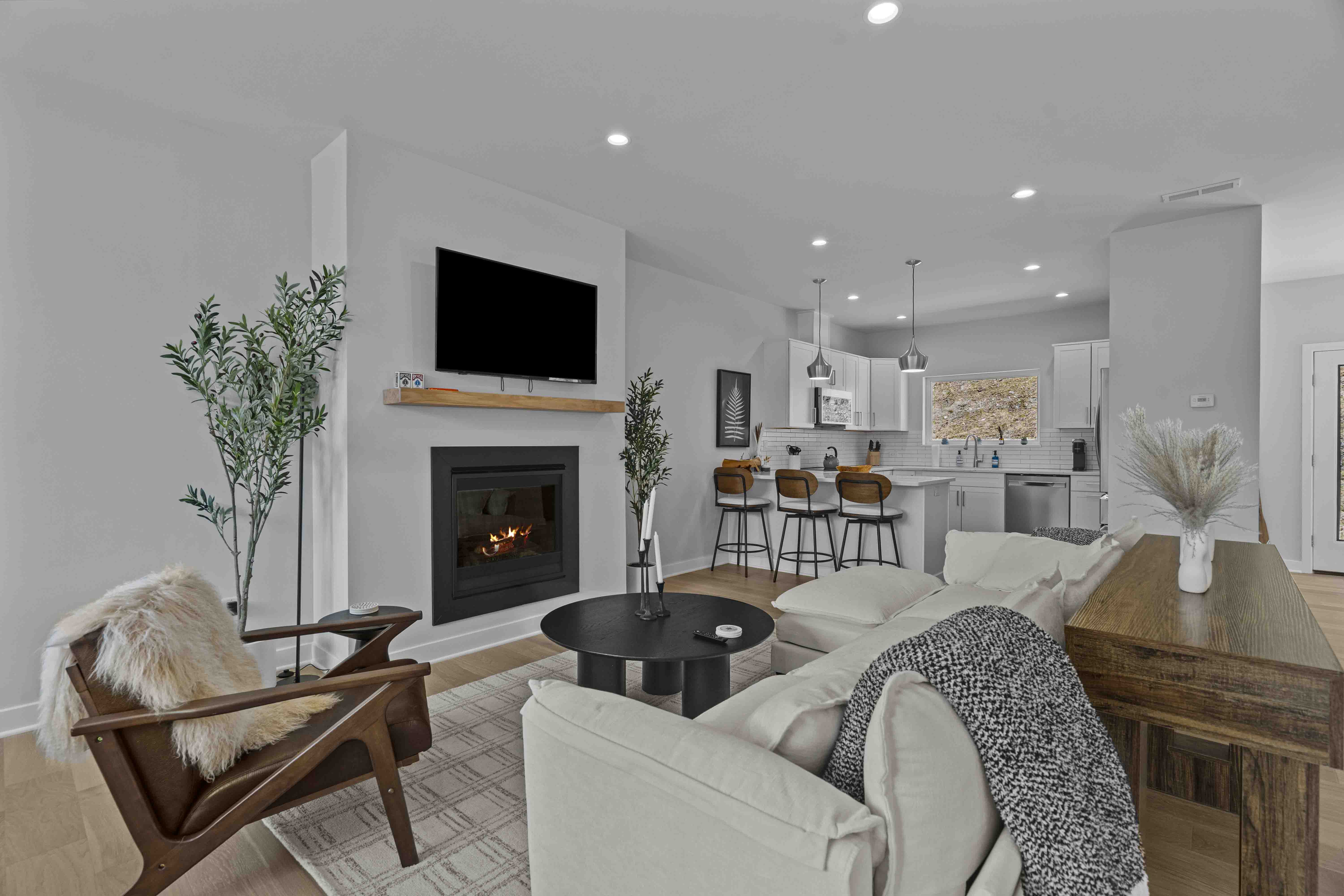 Mountain Vista- Brand New, Close to the Lake — Lake George, NY — vacation rental