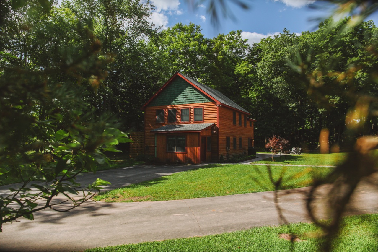 Hot Tub Fire Pit Mountain Retreat Deer Meadows — Jeffersonville, NY — vacation rental