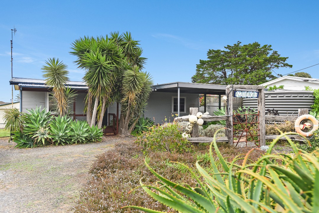 Private parking available for 2–3 vehicles, offering ease of access for families or groups travelling with multiple cars.