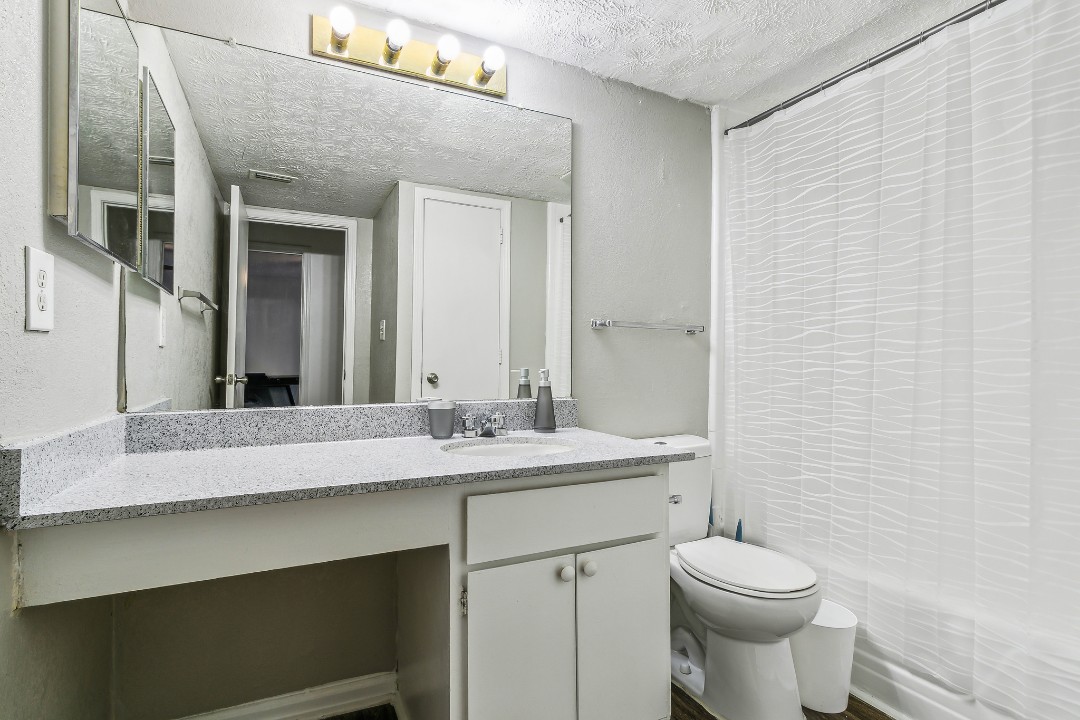 Vinings · Unit 3006 1/1