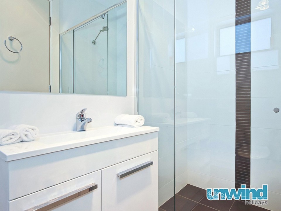 Well-Maintained Bathroom: Clean, practical, and centrally located to ensure easy access for all guests — designed to accommodate up to 10 people comfortably.