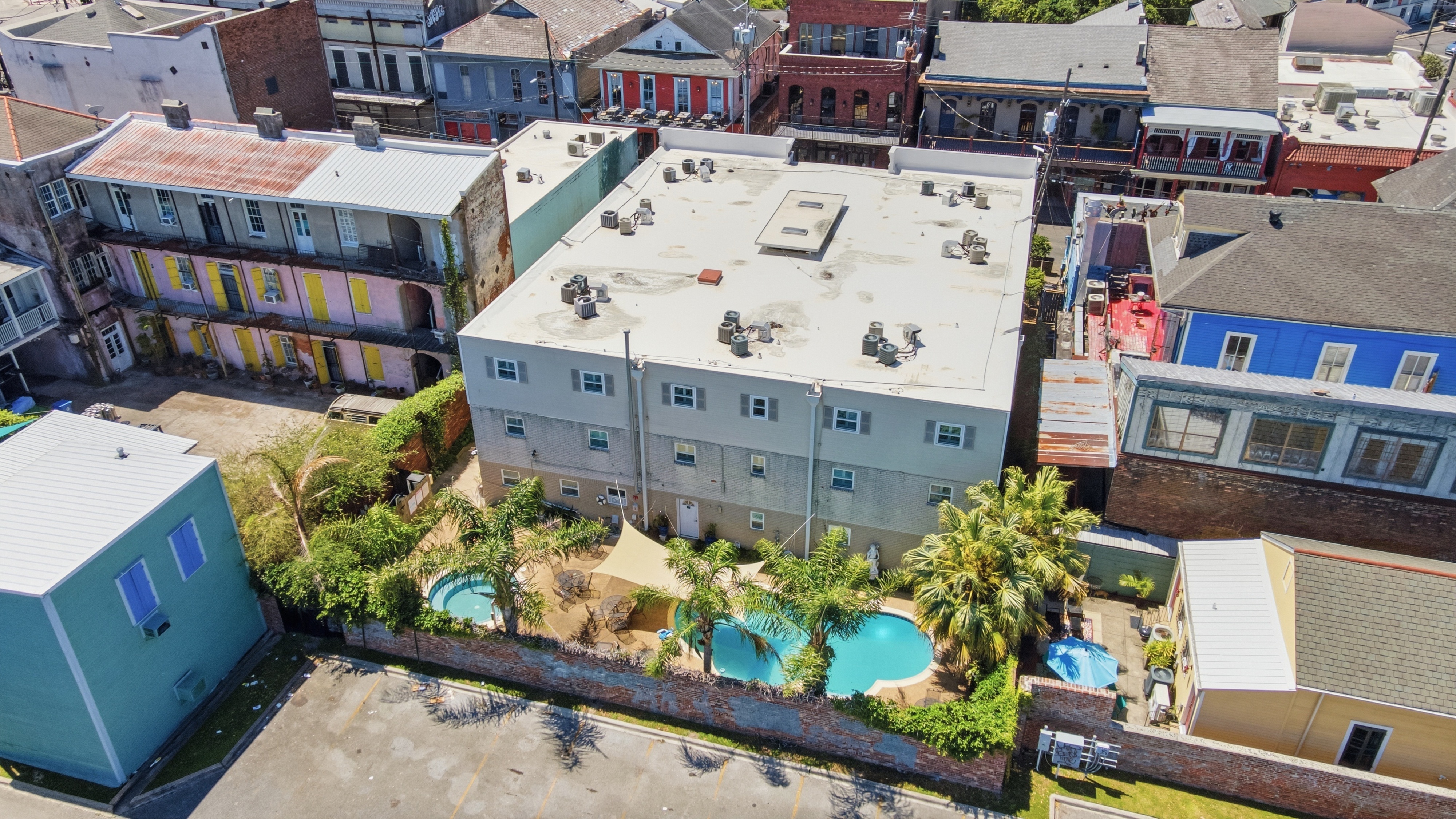 Well placed property in a vibrant zone