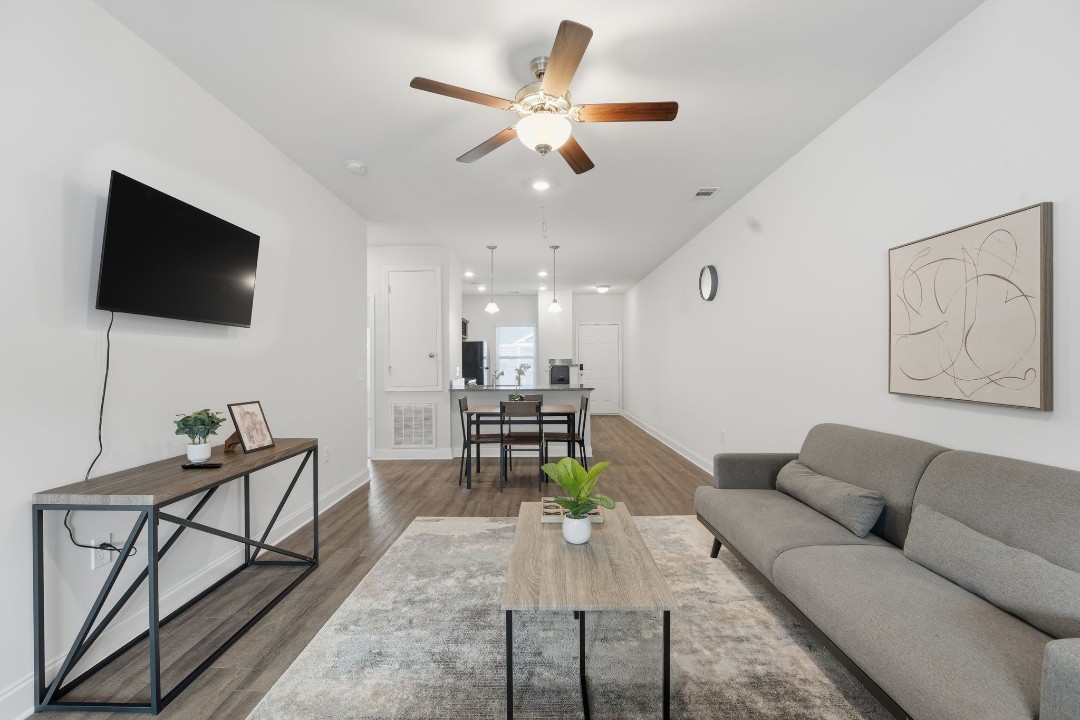 Hickory Grove · Unit 1204 2/2