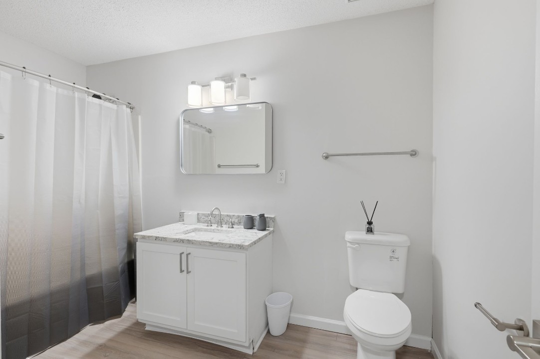 Taylor at 502 · Unit unit 2200-100 2/2