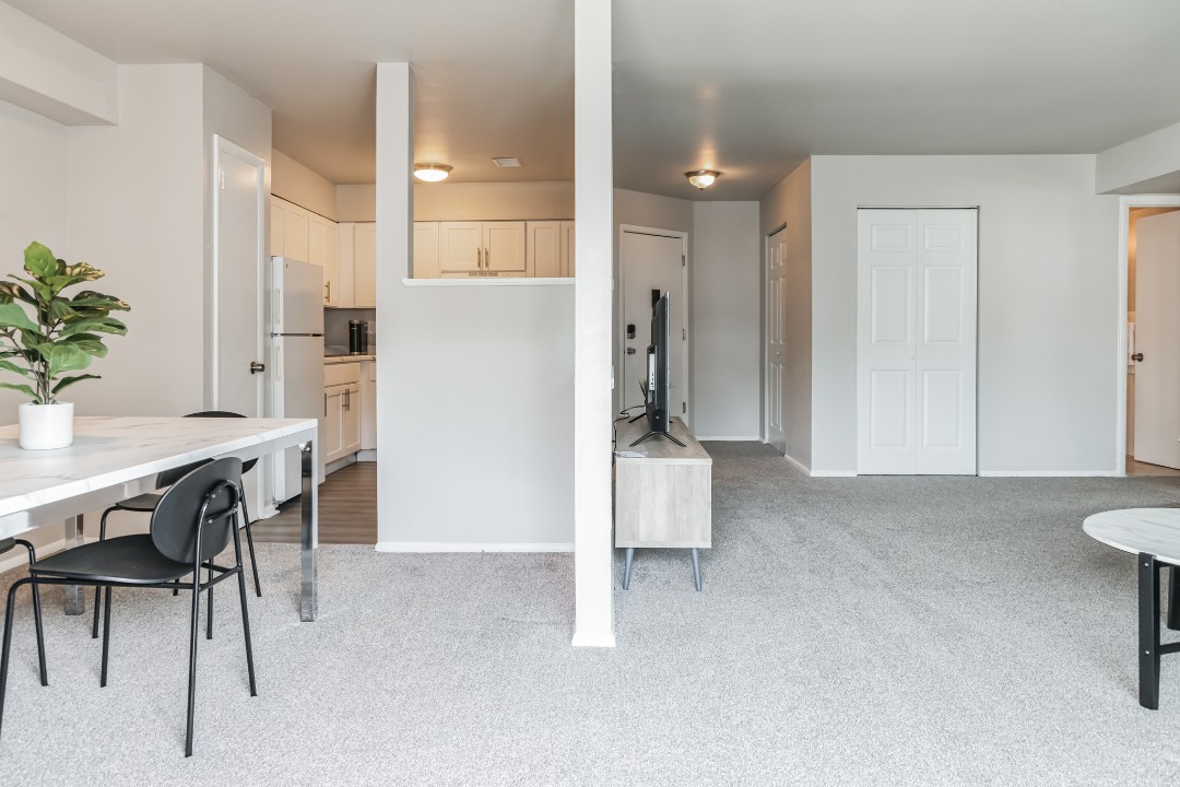The Chateau, 306 Shipley Rd · Unit apt 610, 2bd/2bth