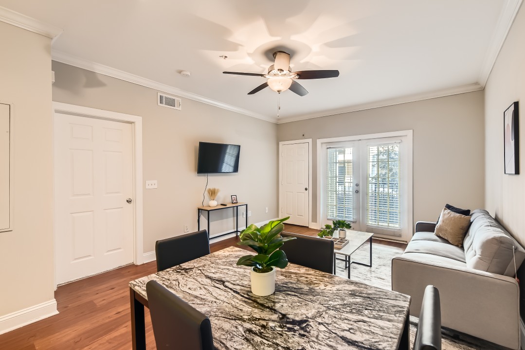Crest at Midtown · Unit 1323 1/1