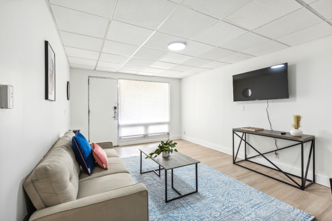 on East, 120 - · Unit 111  1/1
