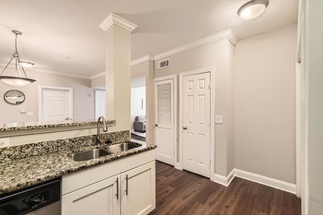 Crest at Midtown · Unit 3501 2/2