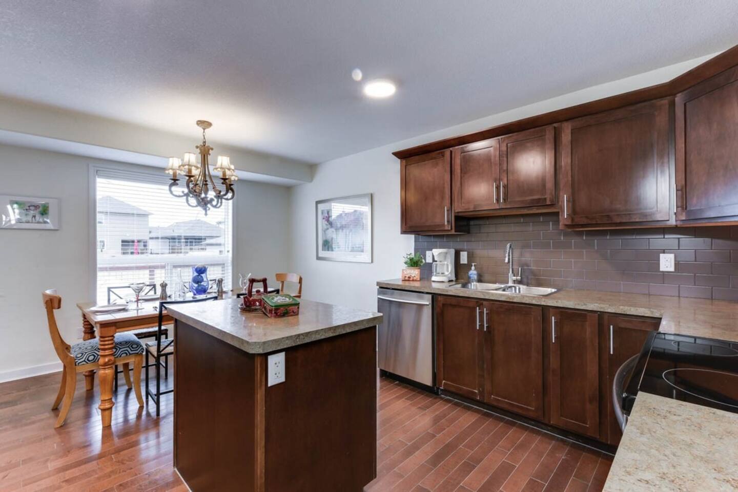 Song - 2 Bedrooms, 2.5 Bathrooms, Leduc / Yeg - Canada