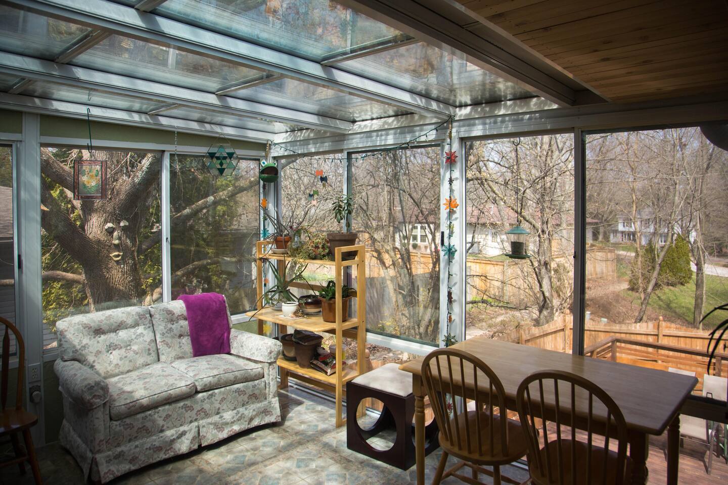 Second-floor solarium