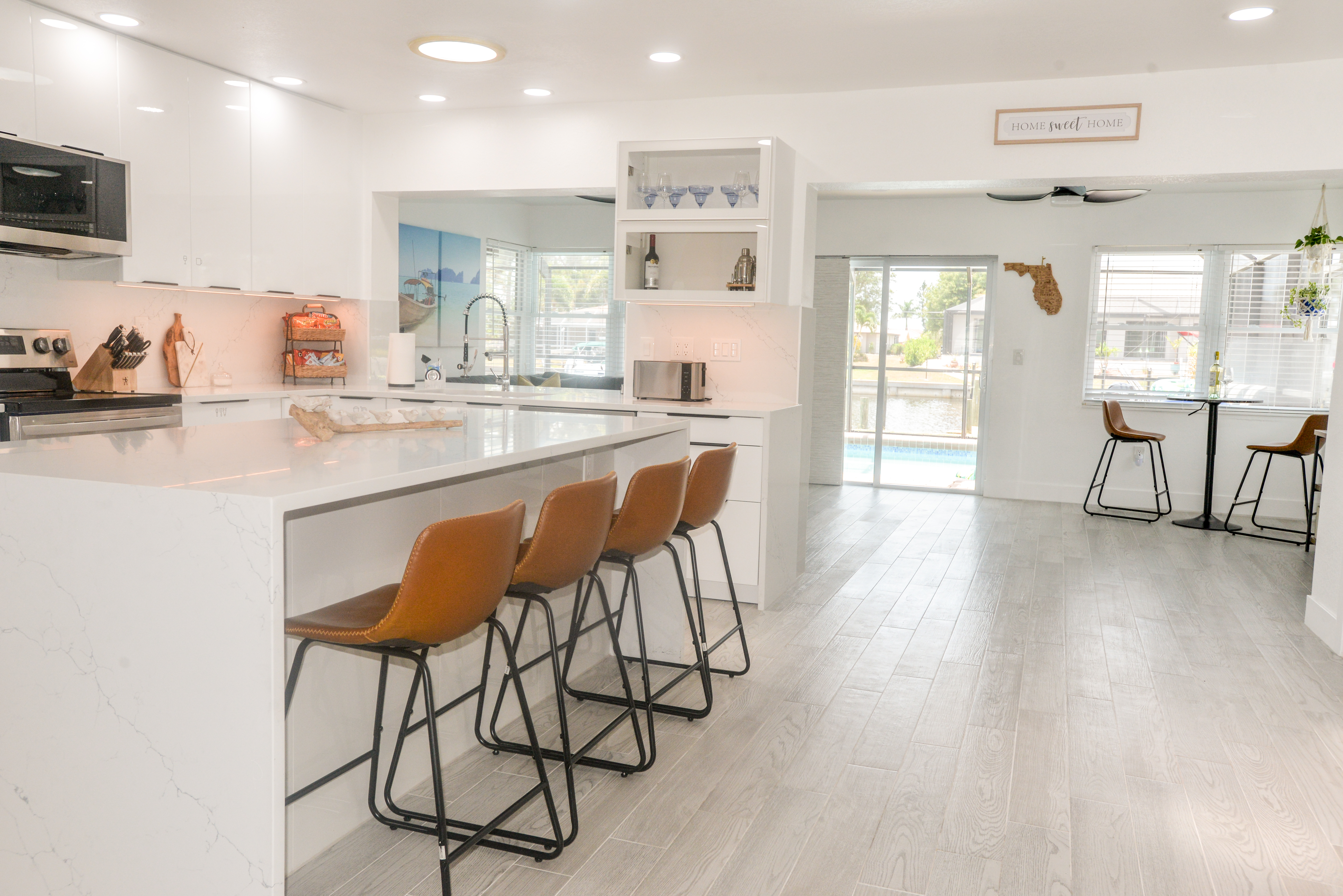 127 Peckham | Port Charlotte photo 2