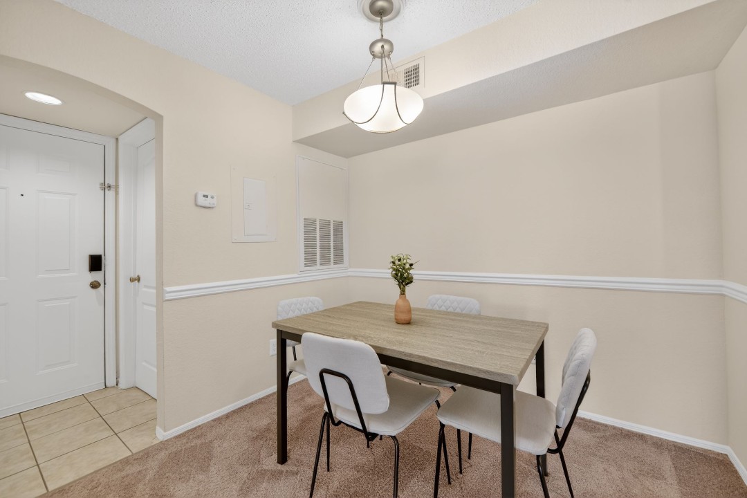 Avenue · Unit at Winter Springs 30-203 2/2