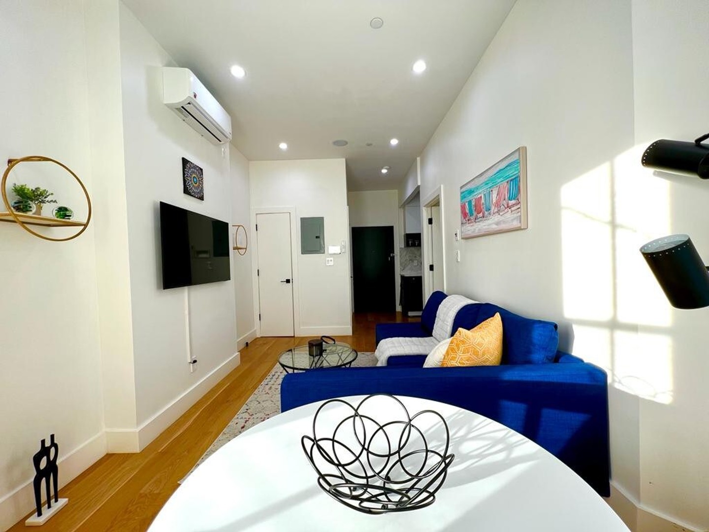 Winthrop #2A Modern & Cozy — photo 3