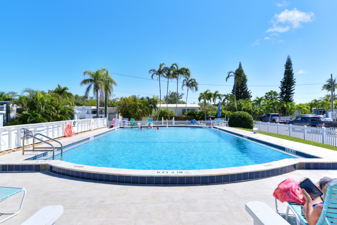 Windy Point Oceanfront in Geiger Key — Pool 2 Heated