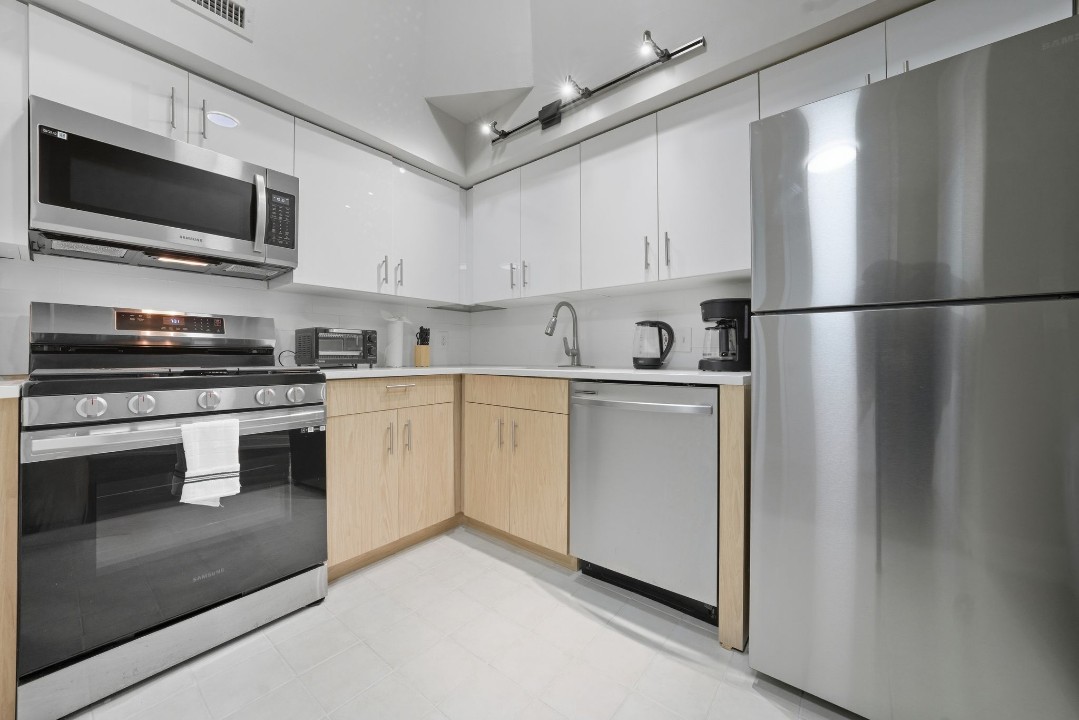 The Liberty Building · Unit 304 1/1