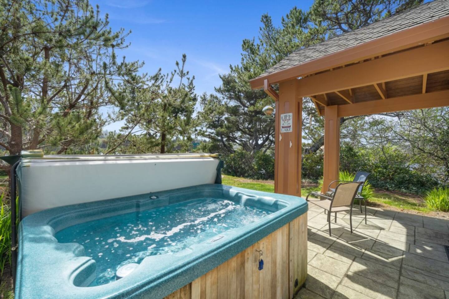 Lakeside Retreat | Hot Tub*SUP*Near Beach in Rockaway Beach, OR
