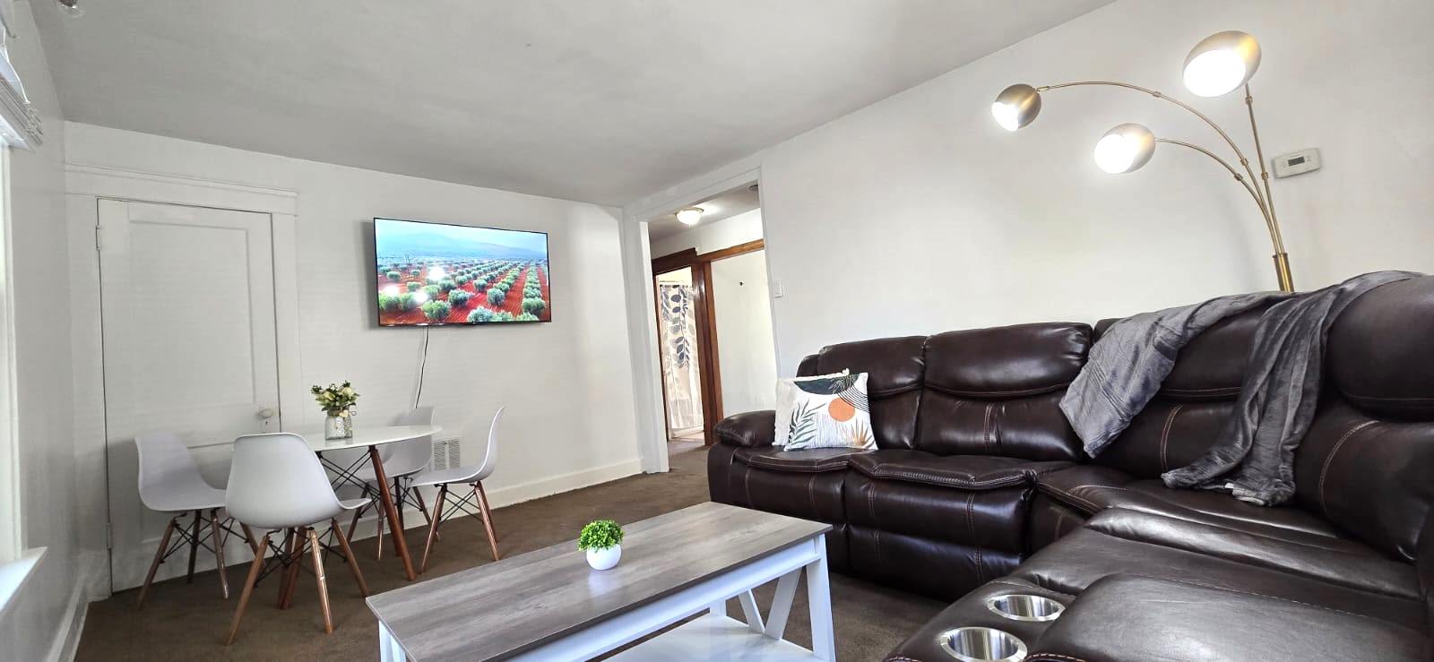 Central West Blvd 2bedroom Apartment Close To Hwy - Cleveland, OH