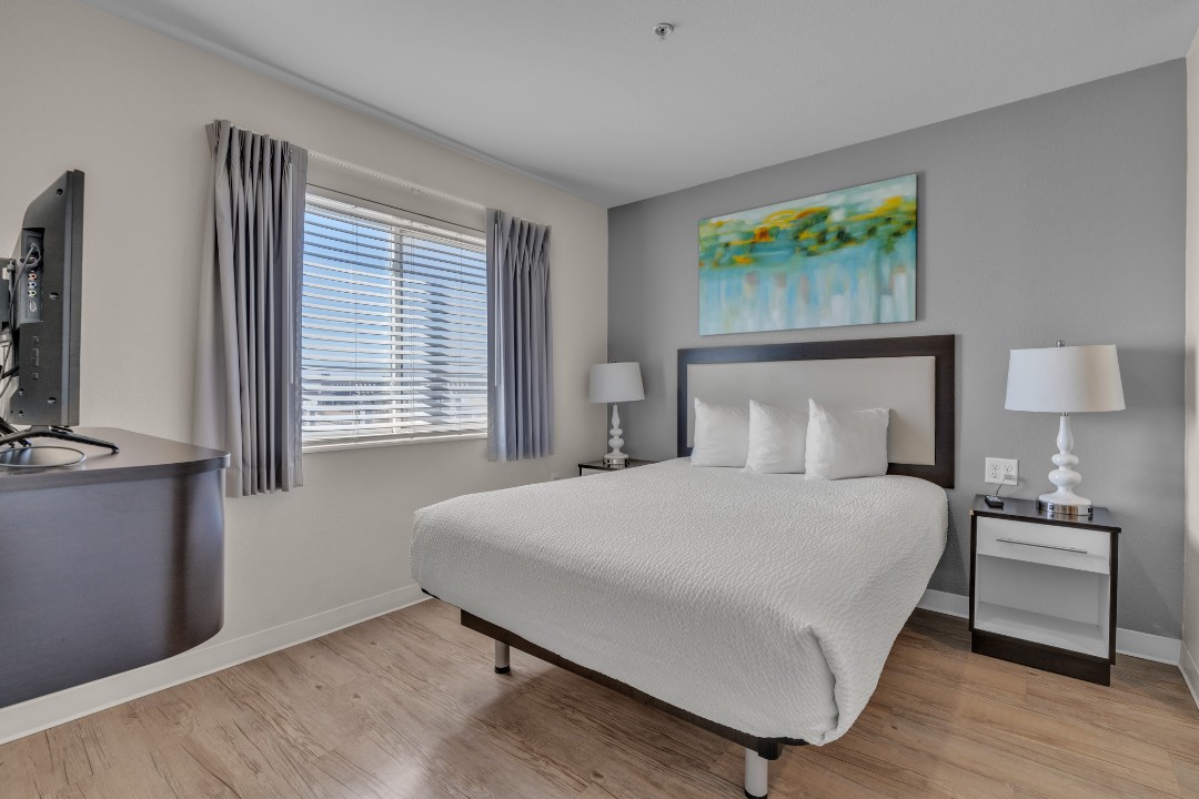 2 Bedrooms · Signature layout