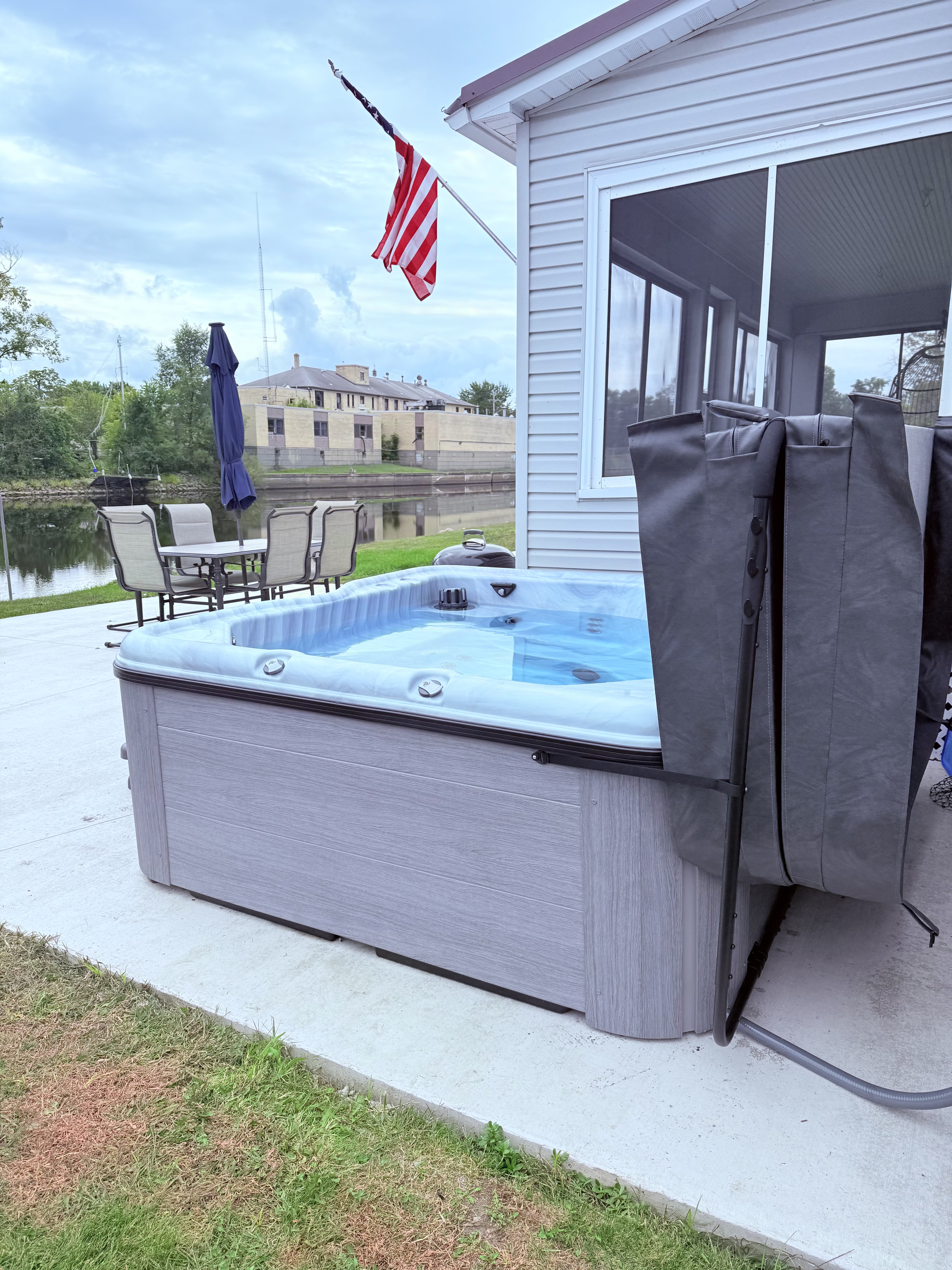 Waterfront Oasis With Hot Tub And Kayaks - Stylish Tranquil Retreat - Door County, WI