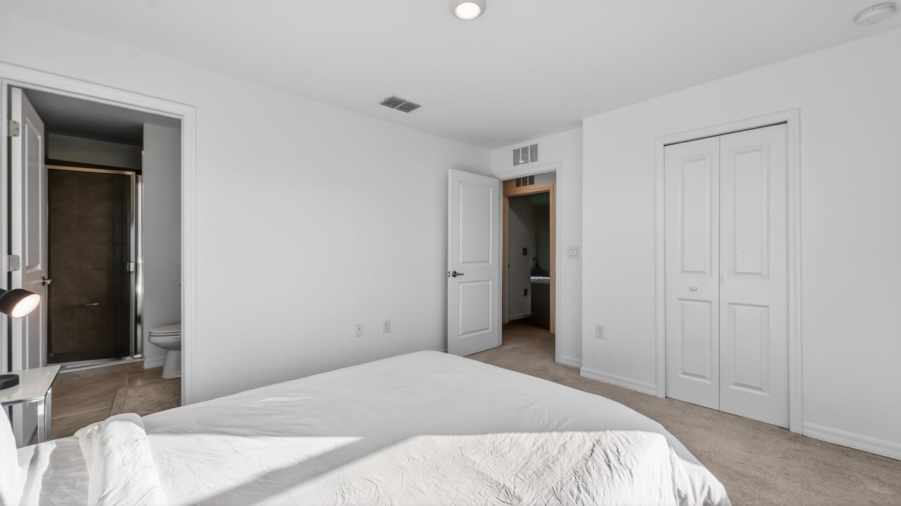 Landings at Westport · Unit 2056