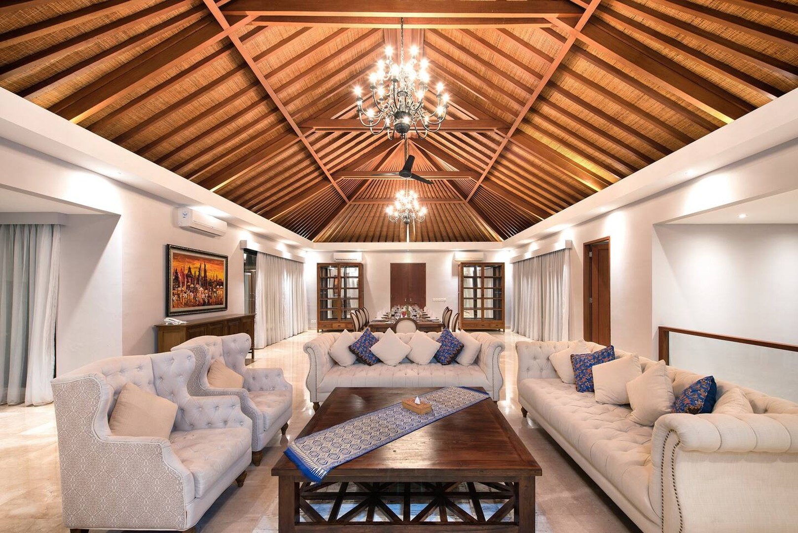 Villa Bale Agung · Stunning Cliff Front 5BR, Slee