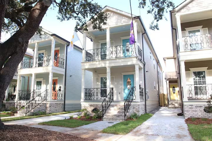 NOLA Stay • Patio + French Quarter Events