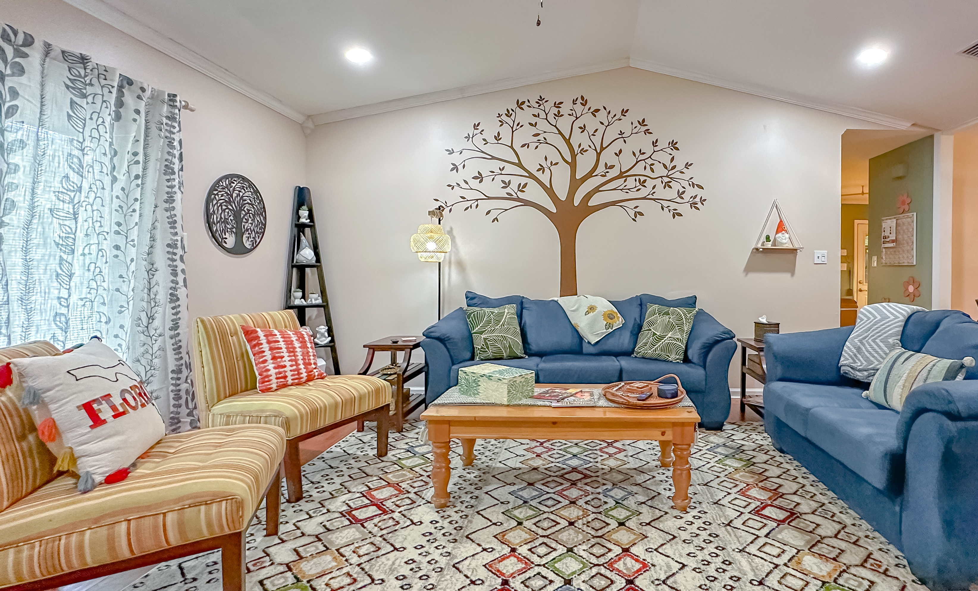 Cozy Office And Spacious Fenced Yard - Charming Bo-ho Retreat - Tallahassee, FL