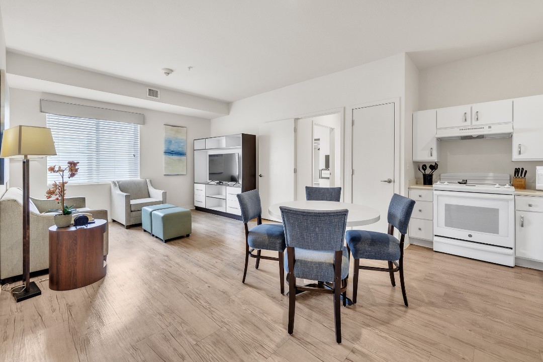 Simplicity At the Rim · Unit 1102  1102 3/2